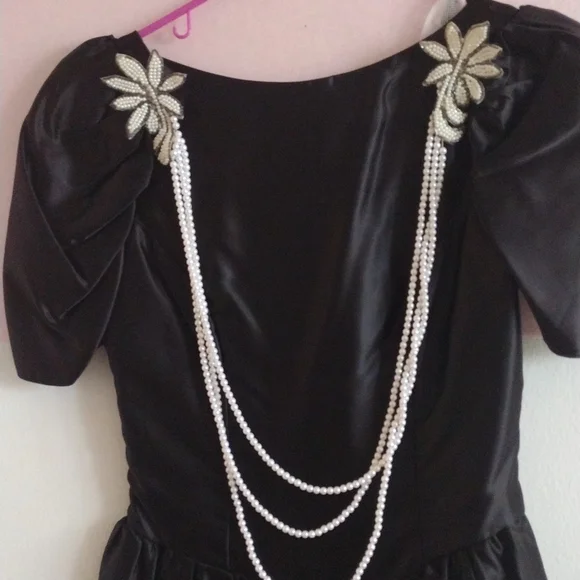 Black Vintage Peplum Dress - Picture 4 of 7